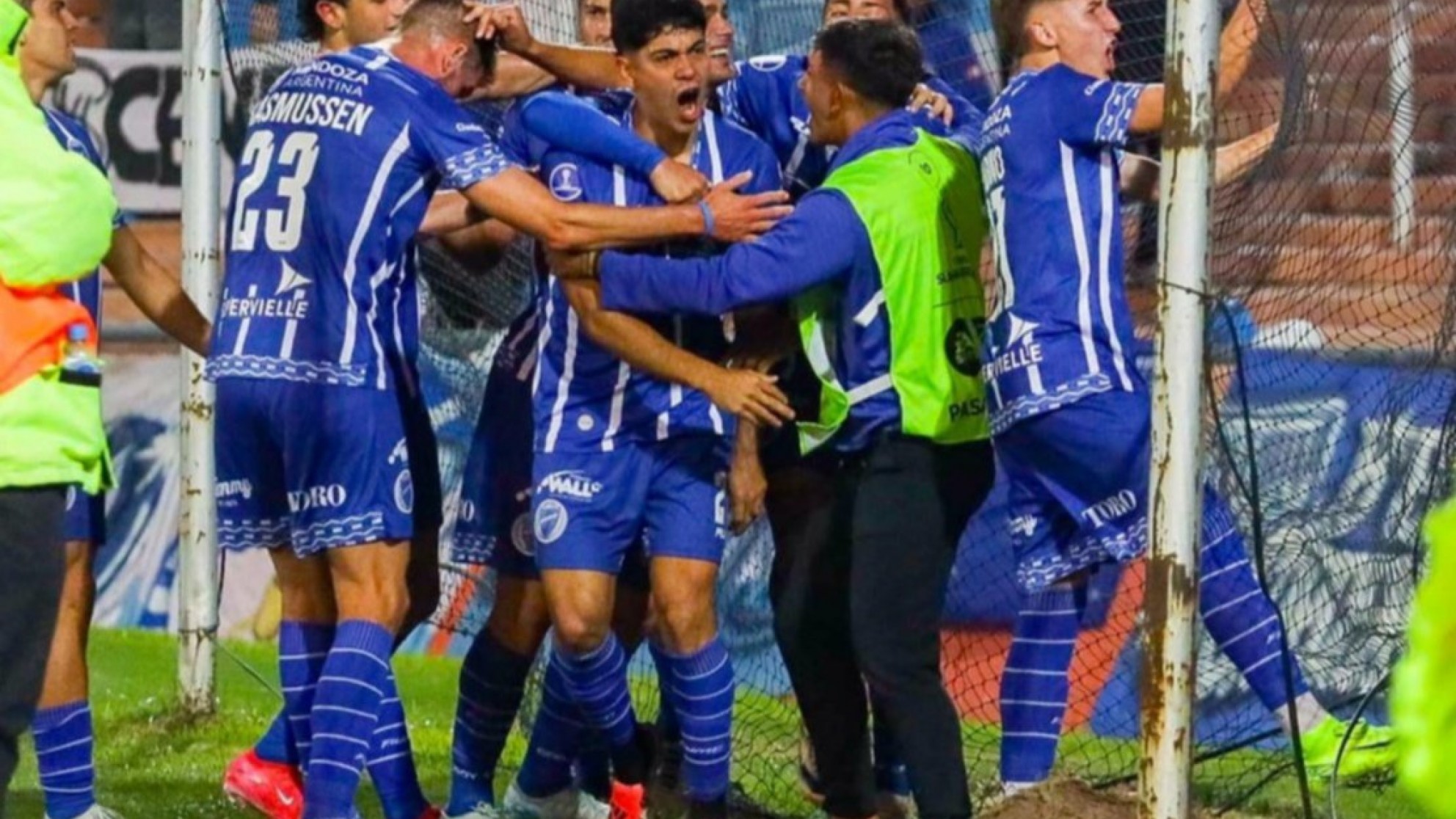 El Tomba venció a Sportivo Luqueño, es puntero y se va acercando a la clasificación